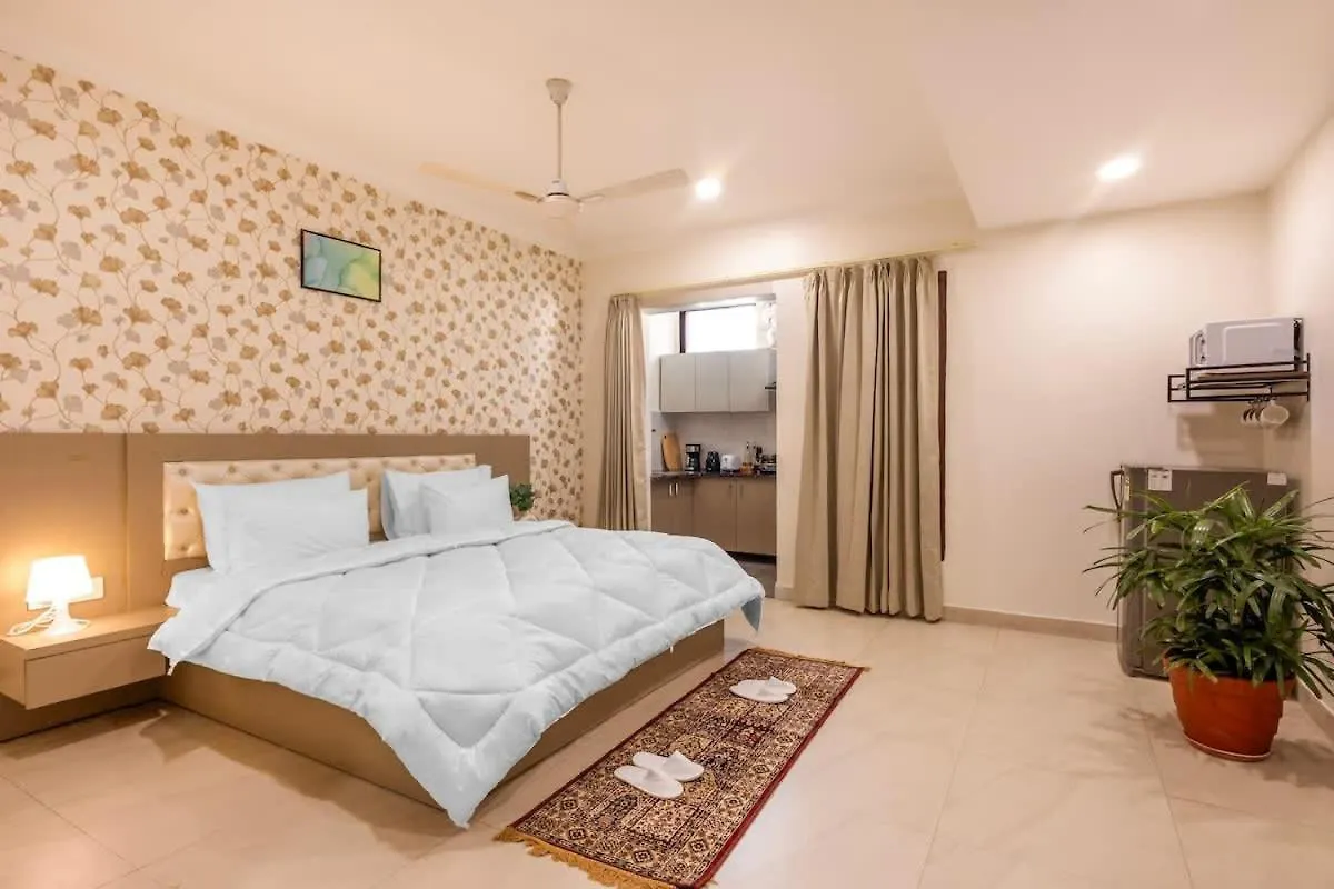 Tranquil Nest In Gurgaon With Balcony Daire