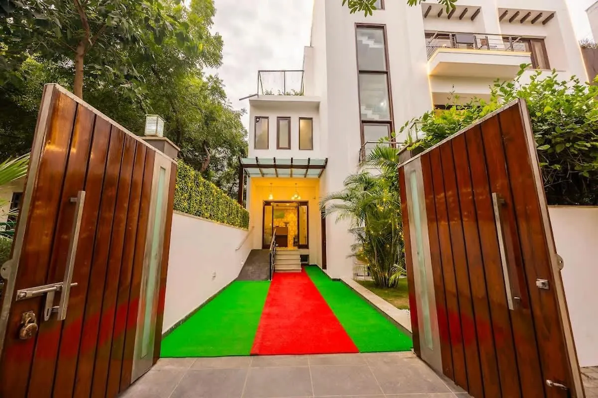 Tranquil Nest In Gurgaon With Balcony Daire